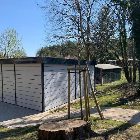 Haus Roland 32 *
